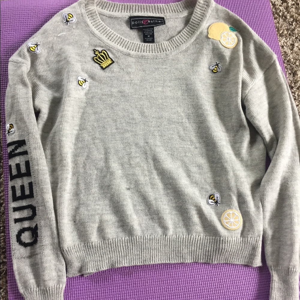 Cute Queen 🐝 Sweater